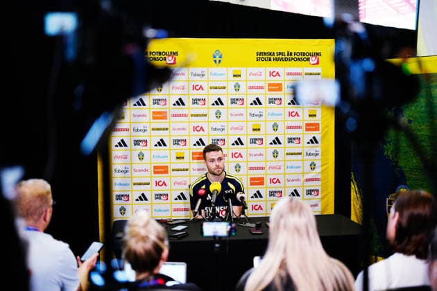 DALLAS, USA 20260618 Sweden s Gabriel Gudmundsson during a press conference, PK, Pressekonferenz after the men s national team, Nationalteam s training session on Thursday at Toyota Stadium, ahead of the group stage match against the Netherlands in the World Cup.