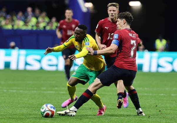 FIFA World Cup, WM, Weltmeisterschaft, Fussball 2026 - Group A - Czechia vs South Africa Relebohile Mofokeng of South Africa (L) and Ladislav Krejci of Czech Republic in action during the FIFA World Cup 2026 group stage match Czechia against South Africa, in Atlanta, USA, 18 June 2026. ATLANTA United States  Copyright: xRONALDxWITTEKx