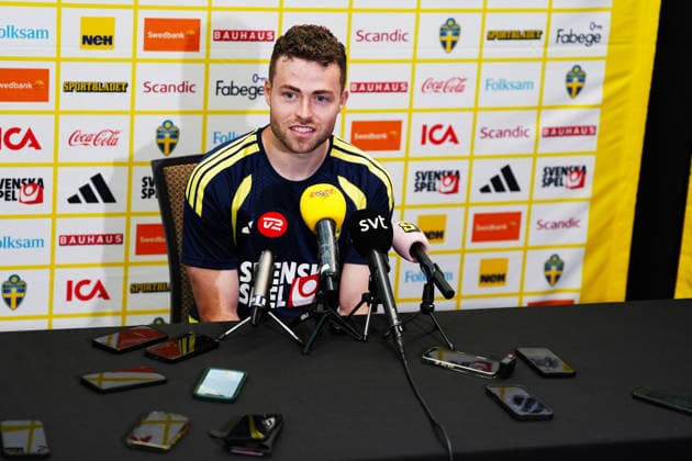 DALLAS, USA 20260618 Sweden s Gabriel Gudmundsson during a press conference, PK, Pressekonferenz after the men s national team, Nationalteam s training session on Thursday at Toyota Stadium, ahead of the group stage match against the Netherlands in the World Cup.