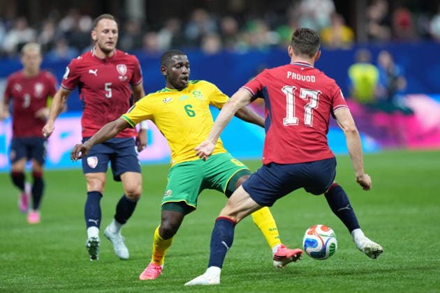 Czechia v South Africa - FIFA World Cup, WM, Weltmeisterschaft, Fussball 2026 - Group A ATLANTA, UNITED STATES - JUNE 18: Lukas Provod (17) of Czechia in action against Aubrey Modiba (6) of South Africa during the 2026 FIFA World Cup First Stage Group A match between Czechia and South Africa at Mercedes-Benz Stadium (Atlanta Stadium) in Atlanta, Georgia, United States on June 18, 2026. Evrim Aydin Anadolu Georgia United States. Editorial use only. Please get in touch for any other usage.  Copyright: x2026xAnadoluxEvrimxAydinx