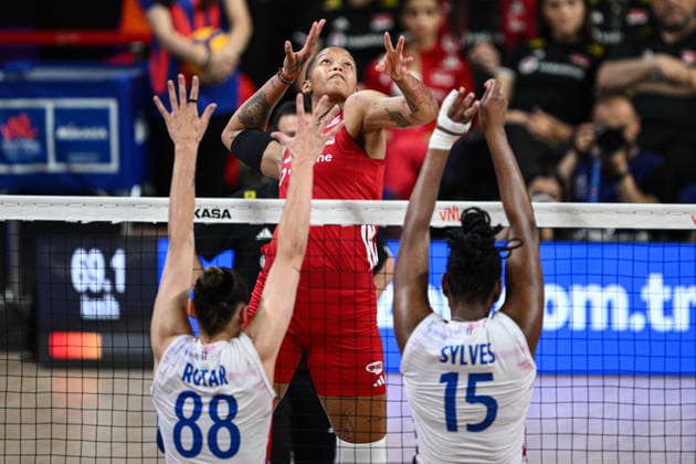 Turkiye v France - 2026 FIVB Volleyball Nations League ANKARA, TURKIYE - JUNE 18: Melissa Vargas (C) of the Turkish National Volleyball Team competes against her opponents during the 2026 FIVB Volleyball Nations League Week 2 match between Turkiye and Belgium at the Ankara Sports Hall in Ankara, Turkiye on June 18, 2026. Akin Celiktas Anadolu Ankara Turkey. Editorial use only. Please get in touch for any other usage.  Copyright: x2026xAnadoluxAkinxCeliktasx