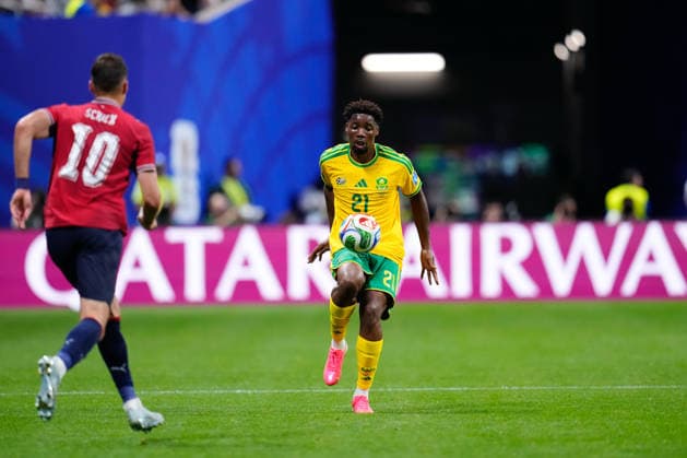 Czechia v South Africa: Group A - FIFA World Cup, WM, Weltmeisterschaft, Fussball 2026 Ime Okon of South Africa controls the ball during the FIFA World Cup 2026 Group A match between Czechia and South Africa at Atlanta Stadium on June 18, 2026 in Atlanta, Georgia. Atlanta GA United States  Copyright: xJosexBretonx originalFilename:bretonhernandez-czechiav260618_npi3K.jpg
