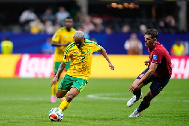 Czechia v South Africa: Group A - FIFA World Cup, WM, Weltmeisterschaft, Fussball 2026 Oswin Appollis of South Africa and Robin Hranac of Czechia compete for the ball during the FIFA World Cup 2026 Group A match between Czechia and South Africa at Atlanta Stadium on June 18, 2026 in Atlanta, Georgia. Atlanta GA United States  Copyright: xJosexBretonx originalFilename:bretonhernandez-czechiav260618_npLi1.jpg