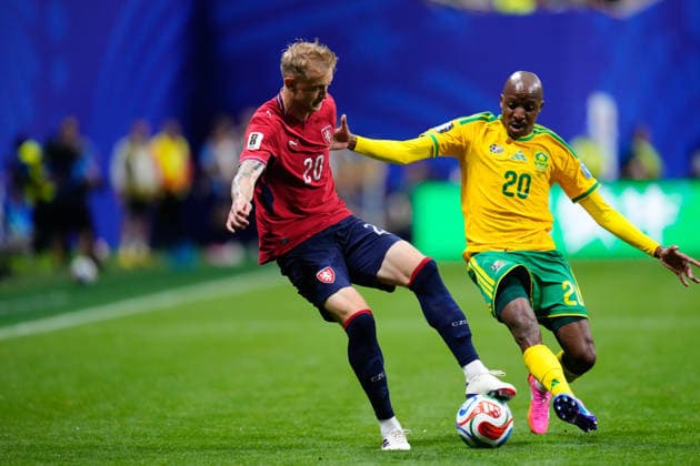 Czechia v South Africa: Group A - FIFA World Cup, WM, Weltmeisterschaft, Fussball 2026 Jaroslav Zeleny of Czechia and Khuliso Mudau of South Africa compete for the ball during the FIFA World Cup 2026 Group A match between Czechia and South Africa at Atlanta Stadium on June 18, 2026 in Atlanta, Georgia. Atlanta GA United States  Copyright: xJosexBretonx originalFilename:bretonhernandez-czechiav260618_npB7t.jpg