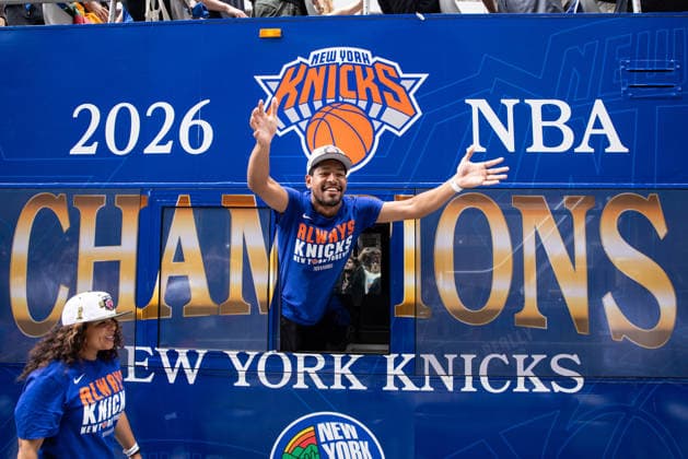 New York Knicks ticker-tape parade in New York NEW YORK, UNITED STATES - JUNE 18: New York Knicks supporters march during a New York Knicks ticker-tape parade and celebration in New York, USA on June 18, 2206. Mostafa Bassim Anadolu New York United States. Editorial use only. Please get in touch for any other usage.  Copyright: x2026xAnadoluxMostafaxBassimx