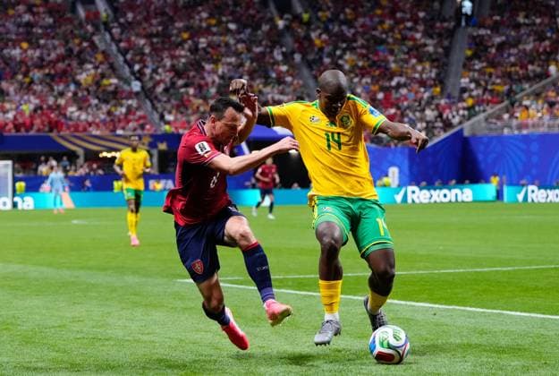 Czechia v South Africa - FIFA World Cup, WM, Weltmeisterschaft, Fussball 2026 - Group A ATLANTA, UNITED STATES - JUNE 18: Mbekezeli Mbokazi (14) of South Africa and Vladimir Darida (8) of Czechia compete for the ball during the 2026 FIFA World Cup First Stage Group A match between Czechia and South Africa at Mercedes-Benz Stadium (Atlanta Stadium) in Atlanta, Georgia, United States on June 18, 2026. Jose Hernandez Anadolu Georgia United States. Editorial use only. Please get in touch for any other usage.  Copyright: x2026xAnadoluxJosexHernandezx