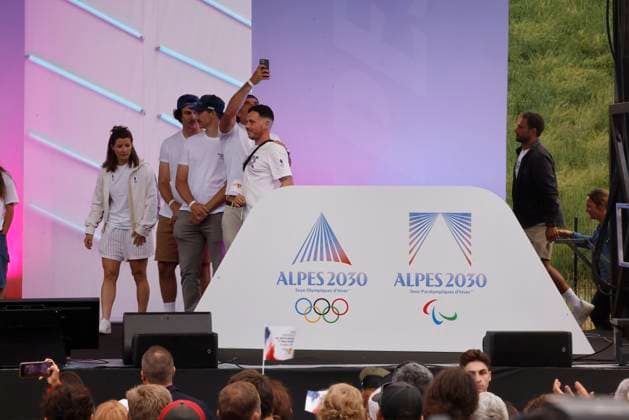 Jeux olympiques PHOTOPQR LA PROVENCE Stephane DUCLET ; Autre ; 18 06 2026 ; Ceremonie de presentation des emblèmes des jeux olympiques et paralympique au parc des sports de Briancon ( Hautes Alpes ). Briancon, France, june 18th 2026 Ceremony for the presentation of the emblems of the Alps 2030 Olympic and Paralympic Games Autre Alpes France  Copyright: xPHOTOPQR LAxPROVENCE MAXPPPxStephanexDUCLETx 20260618PVL3069 20260618PVL3069