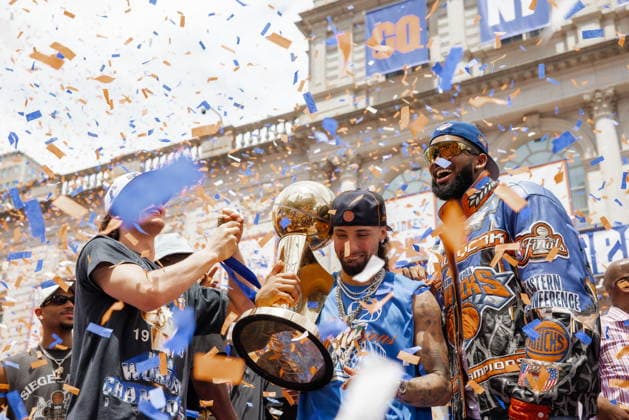 New York Knicks ticker-tape victory parade Confetti floats over New York Knicks players Tyler Kolek (L), Jose Alvarado (C), and Karl-Anthony Towns (R) during the 2026 Knicks Championship City Hall celebration ceremony in New York, New York, USA, 18 June 2026. NEW YORK NEW YORK UNITED STATES  Copyright: xOLGAxFEDOROVAx