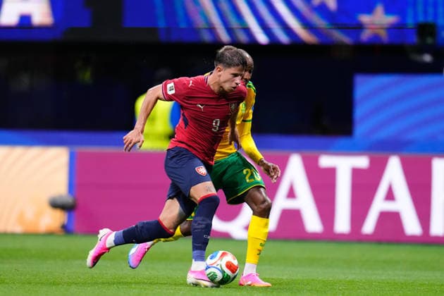 June 18, 2026, Arlington, Texas, United States: Adam Hlozek of Czechia runs with the ball during the FIFA World Cup, WM, Weltmeisterschaft, Fussball 2026 Group A match between Czechia and South Africa at Atlanta Stadium on June 18, 2026 in Atlanta, Georgia. Czechia V South Africa: Group A - FIFA World Cup 2026  - ZUMAa181 20260618_zaa_a181_023 Copyright: xJosexBretonx