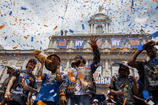 New York Knicks ticker-tape victory parade Confetti floats over New York Knicks players during the 2026 Knicks Championship City Hall celebration ceremony in New York, New York, USA, 18 June 2026. NEW YORK NEW YORK UNITED STATES  Copyright: xOLGAxFEDOROVAx