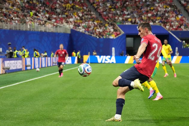 June 18, 2026, Atlanta, Georgia, United States of America: Midfielder ALEXANDR SOJKA (24) of Czechia kicks the ball downfield during the Czechia vs South Africa First Stage Group H match in ATLANTA, Georgia. Match ends in draw 1-1. Atlanta United States of America - ZUMAg276 20260618_zsp_g276_014 Copyright: xMalachixGabrielx