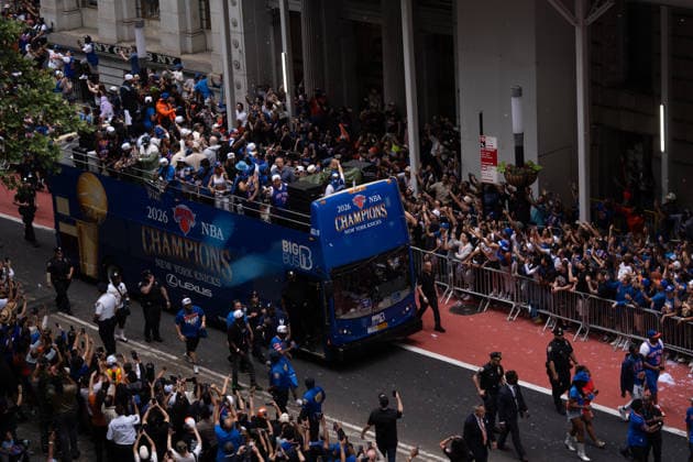 New York Knicks honored with ticker-tape parade and celebration in Manhattan NEW YORK, NY - JUNE 18: Thousands of fans gathered in Lower Manhattan on Thursday as the New York Knicks were honored with a ticker-tape parade and championship celebration following their NBA, Basketball Herren, USA title victory. Players, coaches and team staff rode through the Canyon of Heroes as supporters packed the streets for what city officials said could become one of the largest parades in New York history. Lokman Vural Elibol Anadolu New York United States. Editorial use only. Please get in touch for any other usage.  Copyright: x2026xAnadoluxLokmanxVuralxElibolx