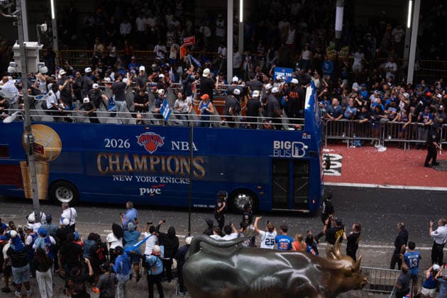 New York Knicks honored with ticker-tape parade and celebration in Manhattan NEW YORK, NY - JUNE 18: Thousands of fans gathered in Lower Manhattan on Thursday as the New York Knicks were honored with a ticker-tape parade and championship celebration following their NBA, Basketball Herren, USA title victory. Players, coaches and team staff rode through the Canyon of Heroes as supporters packed the streets for what city officials said could become one of the largest parades in New York history. Lokman Vural Elibol Anadolu New York United States. Editorial use only. Please get in touch for any other usage.  Copyright: x2026xAnadoluxLokmanxVuralxElibolx