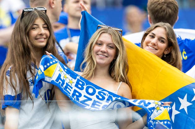 June 18, 2026, Los Angeles, California, USA: Soccer fans are seen before the FIFA World Cup, WM, Weltmeisterschaft, Fussball Group B soccer match between the Switzerland and the Bosnia and Herzegovina at SoFi Stadium in Inglewood, Calif., Thursday, June 18, 2026. World Cup 2026: Switzerland Vs Bosnia And Herzegovina  - ZUMAc68_ 20260618_zaf_c68_001 Copyright: xRingoxChiux