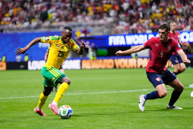 Czechia v South Africa: Group A - FIFA World Cup, WM, Weltmeisterschaft, Fussball 2026 Kamogelo Sebelebele of South Africa drives the ball during the FIFA World Cup 2026 Group A match between Czechia and South Africa at Atlanta Stadium on June 18, 2026 in Atlanta, Georgia. Atlanta GA United States  Copyright: xJosexBretonx originalFilename:bretonhernandez-czechiav260618_nprnQ.jpg