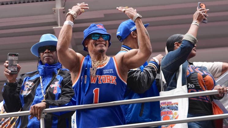 New York Knicks Championship Parade and Ceremony NEW YORK, UNITED STATES - JUNE 18: New York Knicks fans attend the New York Knicks Championship ticker tape parade and victory rally celebrating winning the 2026 NBA, Basketball Herren, USA Finals after 53 years on June 18, 2026 in New York City, U.S. Selcuk Acar Anadolu New York United States. Editorial use only. Please get in touch for any other usage.  Copyright: x2026xAnadoluxSelcukxAcarx