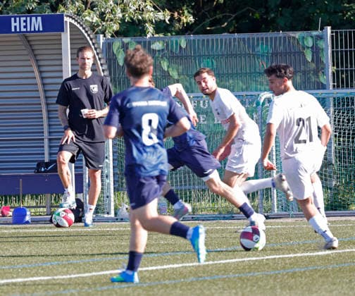 18.06.2026 Fussball Erstes öffentliches Training mit Ex SV Darmstadt 98 Profifussballer und Trainer Tobias Kempe (links) beim Germania Eberstadt bei 35 Grad Darmstadt-Eberstadt Hessen Deutschland