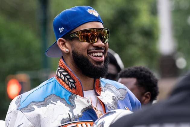 June 18, 2026, Bronx, New York, USA: Karl-Anthony Towns attends ticker-tape parade honoring Knicks basketball team winning NBA, Basketball Herren, USA Championship for 2025-2026 season in Canyon of Heroes from Battery Park along Lower Broadway to the City Hall in New York, NY on June 18, 2026. The Knicks captured their first NBA championship in 53 years and thousand of fans lined up to see their best team in decades. Bronx USA - ZUMAr339 20260618_znp_r339_003 Copyright: xLevxRadinx