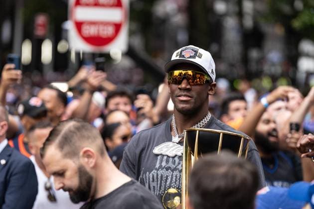 June 18, 2026, Bronx, New York, USA: Atmosphere during ticker-tape parade honoring Knicks basketball team winning NBA, Basketball Herren, USA Championship for 2025-2026 season in Canyon of Heroes from Battery Park along Lower Broadway to the City Hall in New York, NY on June 18, 2026. The Knicks captured their first NBA championship in 53 years and thousand of fans lined up to see their best team in decades. Ticker-Tape Parade For The Knicks Basketball Team  - ZUMAr339 20260618_znp_r339_018 Copyright: xLevxRadinx
