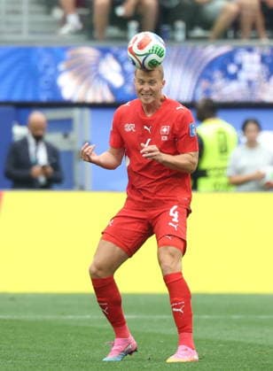 FIFA World Cup, WM, Weltmeisterschaft, Fussball 2026 - Group B - Switzerland vs Bosnia and Herzegovina Nico Elvedi of Switzerland in action during the FIFA World Cup 2026 group stage match Switzerland against Bosnia and Herzegovina, in Los Angeles, USA, 18 June 2026. LOS ANGELES United States  Copyright: xCRISTOPHERxTORRESx