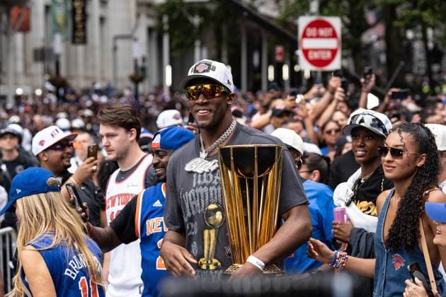 June 18, 2026, Bronx, New York, USA: Atmosphere during ticker-tape parade honoring Knicks basketball team winning NBA, Basketball Herren, USA Championship for 2025-2026 season in Canyon of Heroes from Battery Park along Lower Broadway to the City Hall in New York, NY on June 18, 2026. The Knicks captured their first NBA championship in 53 years and thousand of fans lined up to see their best team in decades. Ticker-Tape Parade For The Knicks Basketball Team  - ZUMAr339 20260618_znp_r339_020 Copyright: xLevxRadinx