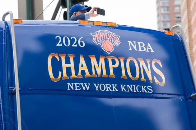 June 18, 2026, Bronx, New York, USA: Atmosphere during ticker-tape parade honoring Knicks basketball team winning NBA, Basketball Herren, USA Championship for 2025-2026 season in Canyon of Heroes from Battery Park along Lower Broadway to the City Hall in New York, NY on June 18, 2026. The Knicks captured their first NBA championship in 53 years and thousand of fans lined up to see their best team in decades. Bronx USA - ZUMAr339 20260618_znp_r339_037 Copyright: xLevxRadinx