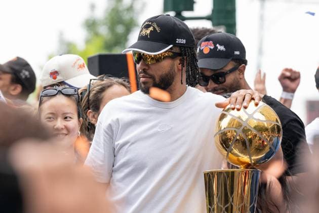 June 18, 2026, Bronx, New York, USA: Jalen Brunson attends ticker-tape parade honoring Knicks basketball team winning NBA, Basketball Herren, USA Championship for 2025-2026 season in Canyon of Heroes from Battery Park along Lower Broadway to the City Hall in New York, NY on June 18, 2026. The Knicks captured their first NBA championship in 53 years and thousand of fans lined up to see their best team in decades. Bronx USA - ZUMAr339 20260618_znp_r339_039 Copyright: xLevxRadinx