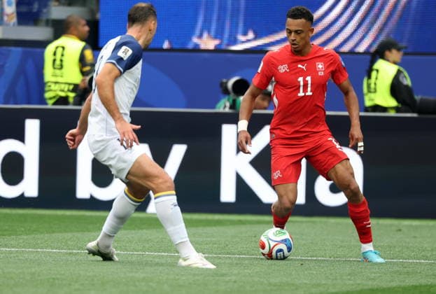 FIFA World Cup, WM, Weltmeisterschaft, Fussball 2026 - Group B - Switzerland vs Bosnia and Herzegovina Dan Ndoye of Switzerland (R) in action during the FIFA World Cup 2026 group stage match Switzerland against Bosnia and Herzegovina, in Los Angeles, USA, 18 June 2026. LOS ANGELES United States  Copyright: xCRISTOPHERxTORRESx