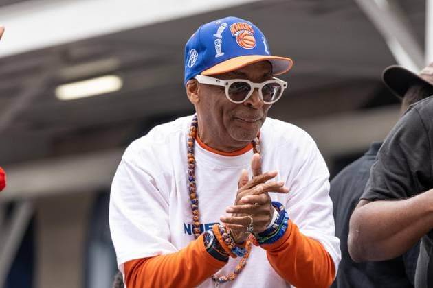 June 18, 2026, Bronx, New York, USA: Spike Lee attends ticker-tape parade honoring Knicks basketball team winning NBA, Basketball Herren, USA Championship for 2025-2026 season in Canyon of Heroes from Battery Park along Lower Broadway to the City Hall in New York, NY on June 18, 2026. The Knicks captured their first NBA championship in 53 years and thousand of fans lined up to see their best team in decades. Bronx USA - ZUMAr339 20260618_znp_r339_042 Copyright: xLevxRadinx