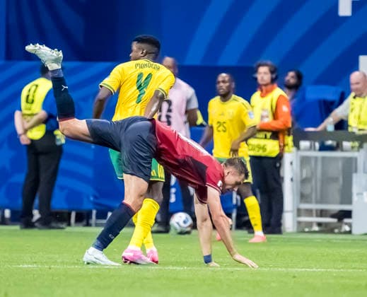 June 18, 2026, Atlanta, Georgia, USA: South Africa midfielder Teboho Mokoena (4) plays against Czechia at their FIFA World Cup, WM, Weltmeisterschaft, Fussball First Stage Group A match in ATLANTA, Georgia. The game ends in a 1:1 draw. Atlanta USA - ZUMAa161 20260618_aaa_a161_119 Copyright: xWalterxArcex xGMGx