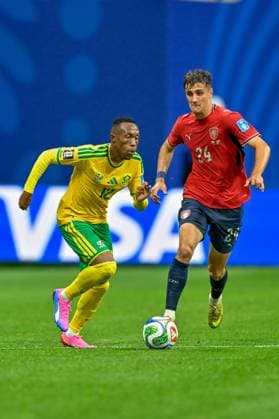South Africa and Czechia Contest Possession in Group A Match ATLANTA, GA - JUNE 18: South Africa s Thapelo Maseko (12) controls the ball under pressure from Czechia s Alexandr Sojka (24) during the FIFA World Cup, WM, Weltmeisterschaft, Fussball 2026 Group A football match between Czechia and South Africa at the Atlanta Stadium in Atlanta, Georgia, on June 18, 2026. Atlanta US Copyright: x xwalidxibrahimx xJNAxPressx