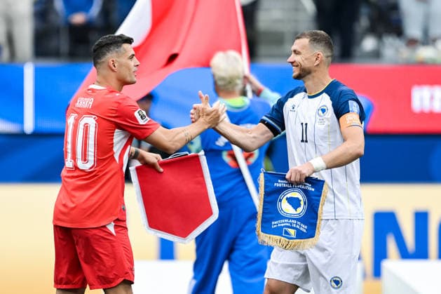 Granit Xhaka of Switzerland (L) and Edin Dzeko of Bosnia and Herzegovina (R) shake hands prior to the FIFA Men’s World Cup 2026 Group Stage football match between Switzerland and Bosnia and Herzegovina at Los Angeles Stadium, in Inglewood on June 18th 2026 (Photo by Nayra Halm SPP)  Copyright: xNayraxHalm SPPx Sportspressphoto_SPR169974