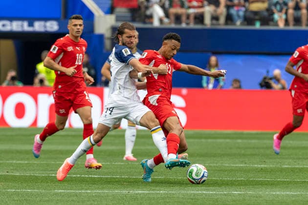 June 18, 2026, Los Angeles, California, USA: Switzerland Ruben Vargas (11) in actions against Bosnia and Herzegovina Ivan Sunjic (14) during the FIFA World Cup, WM, Weltmeisterschaft, Fussball Group B soccer match at SoFi Stadium in Inglewood, Calif., Thursday, June 18, 2026. World Cup 2026: Switzerland Vs Bosnia And Herzegovina  - ZUMAc68_ 20260618_zaf_c68_012 Copyright: xRingoxChiux