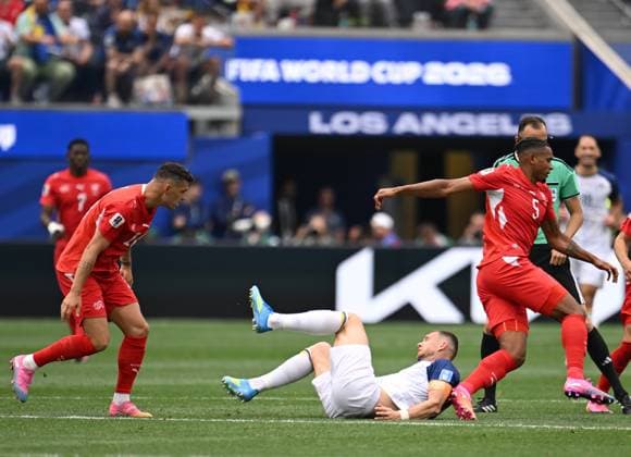 Switzerland v Bosnia and Herzegovina - FIFA World Cup, WM, Weltmeisterschaft, Fussball 2026 - Group B LOS ANGELES, UNITED STATES - JUNE 18: Granit Xhaka (L) of Switzerland in action against Edin Dzeko (C) of Bosnia and Herzegovina during the 2026 FIFA World Cup First Stage Group B match between Switzerland and Bosnia and Herzegovina at the Los Angeles Stadium (SoFi Stadium) in Inglewood, California, United States on June 18, 2026. Tayfun Coskun Anadolu California United States. Editorial use only. Please get in touch for any other usage.  Copyright: x2026xAnadoluxTayfunxCoskunx