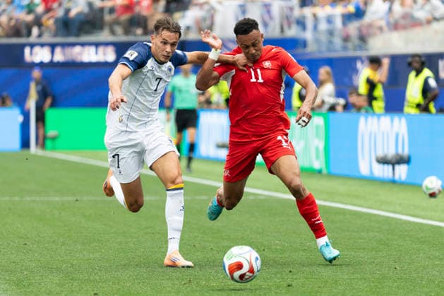 June 18, 2026, Los Angeles, California, USA: Switzerland Ruben Vargas (11) in actions against Bosnia and Herzegovina Amar Dedic (7) during the FIFA World Cup, WM, Weltmeisterschaft, Fussball Group B soccer match at SoFi Stadium in Inglewood, Calif., Thursday, June 18, 2026. Los Angeles USA - ZUMAc68_ 20260618_zaf_c68_008 Copyright: xRingoxChiux
