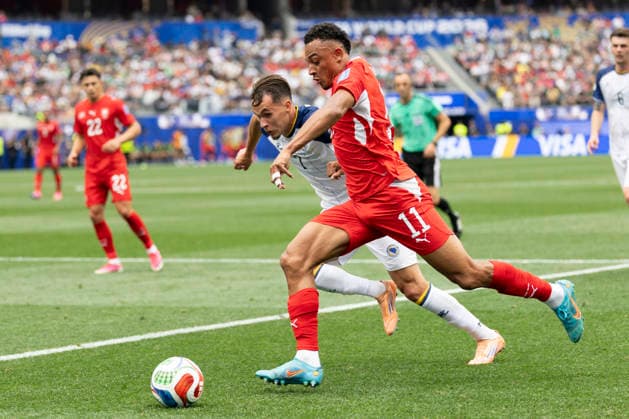 June 18, 2026, Los Angeles, California, USA: Switzerland Ruben Vargas (11) in actions against Bosnia and Herzegovina Amar Dedic (7) during the FIFA World Cup, WM, Weltmeisterschaft, Fussball Group B soccer match at SoFi Stadium in Inglewood, Calif., Thursday, June 18, 2026. Los Angeles USA - ZUMAc68_ 20260618_zaf_c68_022 Copyright: xRingoxChiux