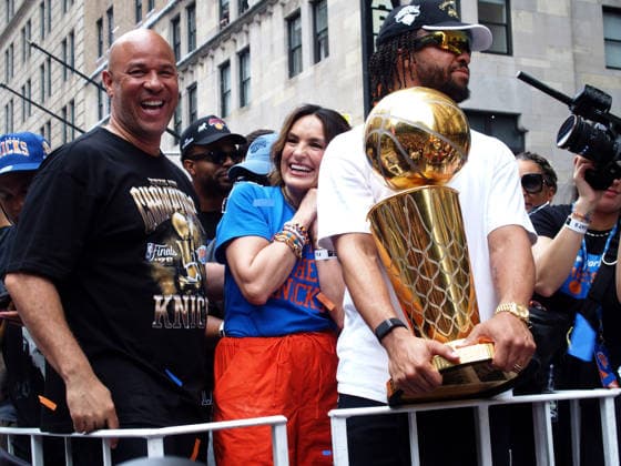 June 18, 2026, Manhattan, New York, USA: MIKE BROWN, MARISKA HARGITAY and JALEN BRUNSON at the New York Knicks Championship Parade on Lower Broadway, Canyon of Heroes. Manhattan USA - ZUMAct2_ 20260618_faf_ct2_119 Copyright: xBrucexCotlerx