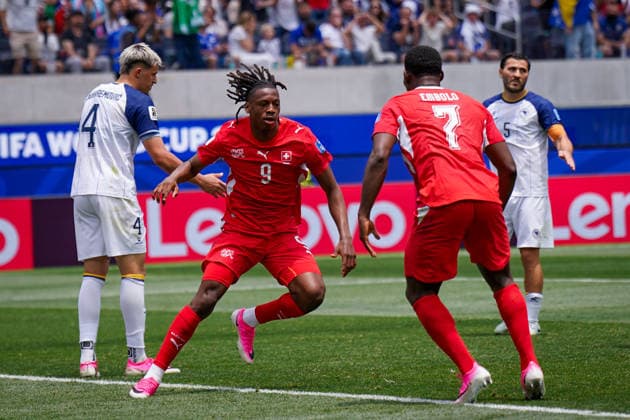 USA: Fußball FIFA World Cup, WM, Weltmeisterschaft, Fussball 2026 Gruppenphase Gruppe B Schweiz vs Bosnien-Herzegowina Los Angeles Stadium SoFi Stadium (Inglewood, Los Angeles County, Kalifornien): Tor und Torjubel zum 1:0 durch Johan Manzambi (Schweiz, 9) Freude, Emotionen, Jubel