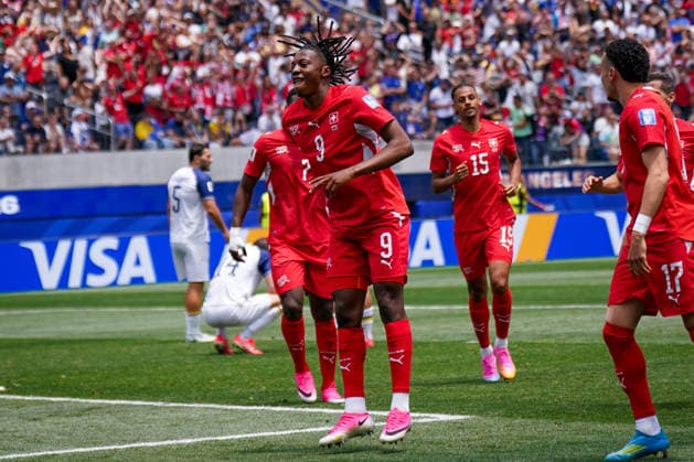 USA: Fußball FIFA World Cup, WM, Weltmeisterschaft, Fussball 2026 Gruppenphase Gruppe B Schweiz vs Bosnien-Herzegowina Los Angeles Stadium SoFi Stadium (Inglewood, Los Angeles County, Kalifornien): Tor und Torjubel zum 1:0 durch Johan Manzambi (Schweiz, 9) Freude, Emotionen, Jubel