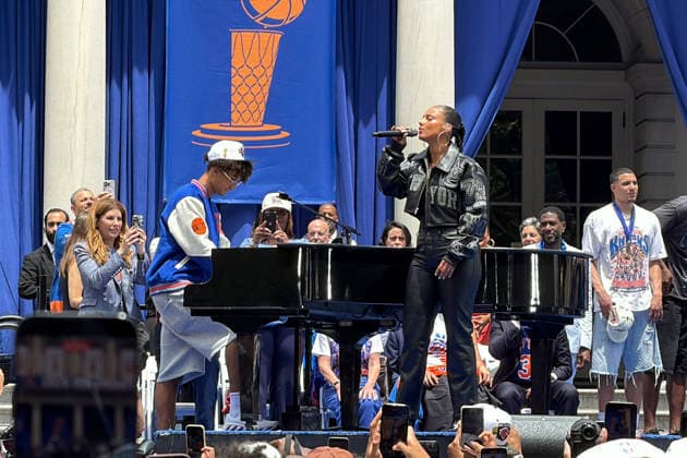 Singer Alicia Keys performs during the New York Knicks NBA, Basketball Herren, USA championship celebration in New York, United States, 18 June 2026. Mamdani at the Knicks celebration: When they tell us something is impossible, we win !ACHTUNG: NUR REDAKTIONELLE NUTZUNG!  Copyright: xSarahxYánez-Richardsx USA1759 20260618-55020640116_1