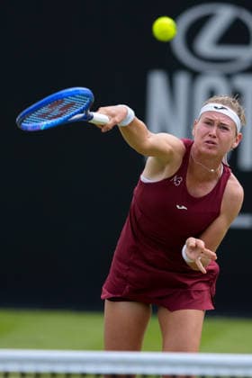 Lexus Nottingham Open - Day Four Marie Bouzkova in action during her Round of 16 singles match at the 2026 Lexus Nottingham Open Women s tennis tournament at the Nottingham Tennis Centre in Nottingham, England, on June 18, 2026. Nottingham Great Britain United Kingdom  Copyright: xOwenxHammondx originalFilename:hammond-2026lexu260618_npSVQ.jpg