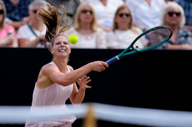Lexus Nottingham Open - Day Four Hannah Klugman competes during her Round of 16 singles match at the 2026 Lexus Nottingham Open Women s tennis tournament at the Nottingham Tennis Centre in Nottingham, England, on June 18, 2026. Nottingham Great Britain United Kingdom  Copyright: xOwenxHammondx originalFilename:hammond-2026lexu260618_npHpK.jpg