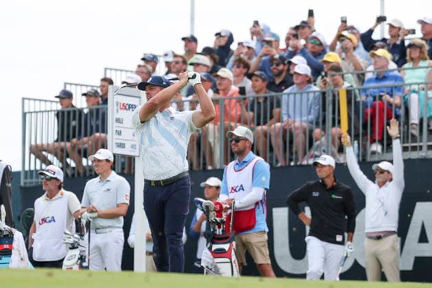 US Open Golf Championship - Round 1 Bryson DeChambeau of the US tees off during the first round of the 2026 US Open golf tournament at the Shinnecock Hills Golf Club in Southampton, New York, USA, 18 June 2026. SOUTHAMPTON NEW YORK UNITED STATES  Copyright: xSARAHxYENESELx