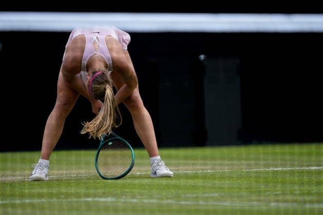 Lexus Nottingham Open - Day Four Hannah Klugman competes during her Round of 16 singles match at the 2026 Lexus Nottingham Open Women s tennis tournament at the Nottingham Tennis Centre in Nottingham, England, on June 18, 2026. Nottingham Great Britain United Kingdom  Copyright: xOwenxHammondx originalFilename:hammond-2026lexu260618_npN2h.jpg