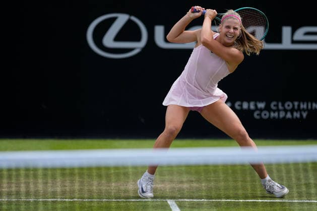 Lexus Nottingham Open - Day Four Hannah Klugman competes during her Round of 16 singles match at the 2026 Lexus Nottingham Open Women s tennis tournament at the Nottingham Tennis Centre in Nottingham, England, on June 18, 2026. Nottingham Great Britain United Kingdom  Copyright: xOwenxHammondx originalFilename:hammond-2026lexu260618_np4ix.jpg