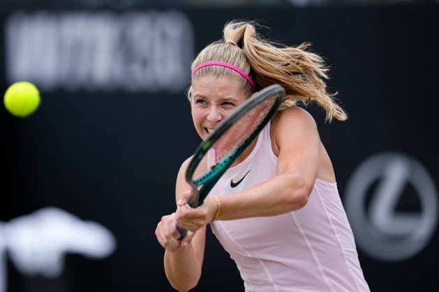 Lexus Nottingham Open - Day Four Hannah Klugman competes during her Round of 16 singles match at the 2026 Lexus Nottingham Open Women s tennis tournament at the Nottingham Tennis Centre in Nottingham, England, on June 18, 2026. Nottingham Great Britain United Kingdom  Copyright: xOwenxHammondx originalFilename:hammond-2026lexu260618_npymf.jpg