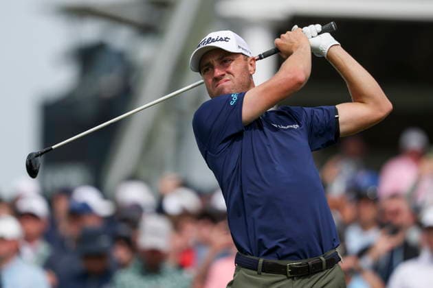 US Open Golf Championship - Round 1 Justin Thomas of the USA tees off during the first round of the 2026 US Open golf tournament at Shinnecock Hills Golf Club in Southampton, New York, USA, 18 June 2026. SOUTHAMPTON NEW YORK UNITED STATES  Copyright: xSARAHxYENESELx