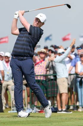 US Open Golf Championship - Round 1 Robert MacIntyre of Scotland tees off during the first round of the 2026 US Open golf tournament at Shinnecock Hills Golf Club in Southampton, New York, USA, 18 June 2026. SOUTHAMPTON NEW YORK UNITED STATES  Copyright: xSARAHxYENESELx