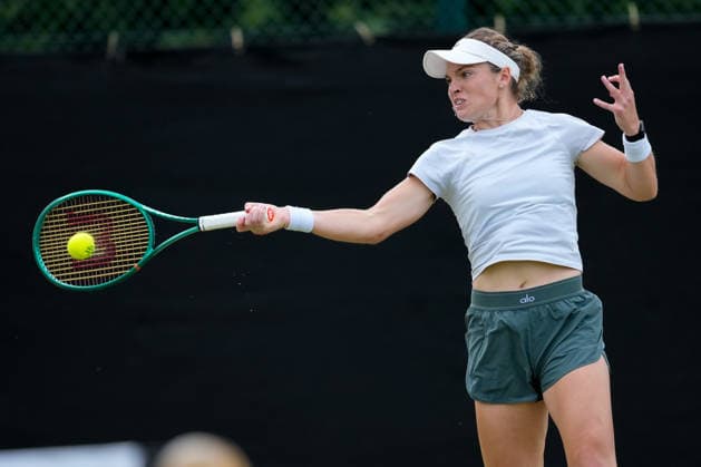 Lexus Nottingham Open - Day Four Caty McNally in action during the quarterfinal doubles match at the 2026 Lexus Nottingham Open Women s tennis tournament at the Nottingham Tennis Centre in Nottingham, England, on June 18, 2026. Nottingham Great Britain United Kingdom  Copyright: xOwenxHammondx originalFilename:hammond-2026lexu260618_np2G4.jpg