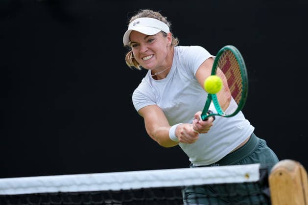 Lexus Nottingham Open - Day Four Caty McNally in action during the quarterfinal doubles match at the 2026 Lexus Nottingham Open Women s tennis tournament at the Nottingham Tennis Centre in Nottingham, England, on June 18, 2026. Nottingham Great Britain United Kingdom  Copyright: xOwenxHammondx originalFilename:hammond-2026lexu260618_np7w1.jpg